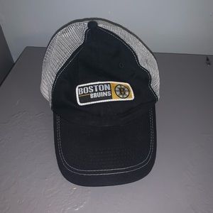 Vintage Boston Bruins hockey ball cap.
